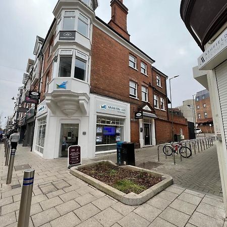 Hotel Addison House Woking Exterior foto